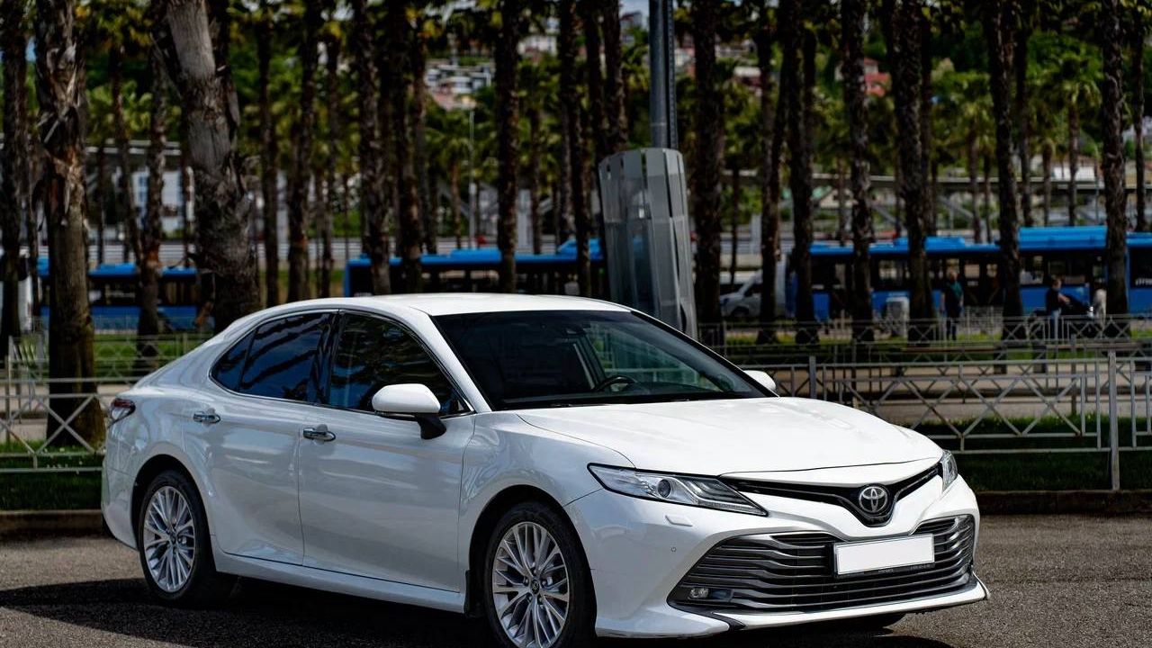 Фото Toyota Camry - 1