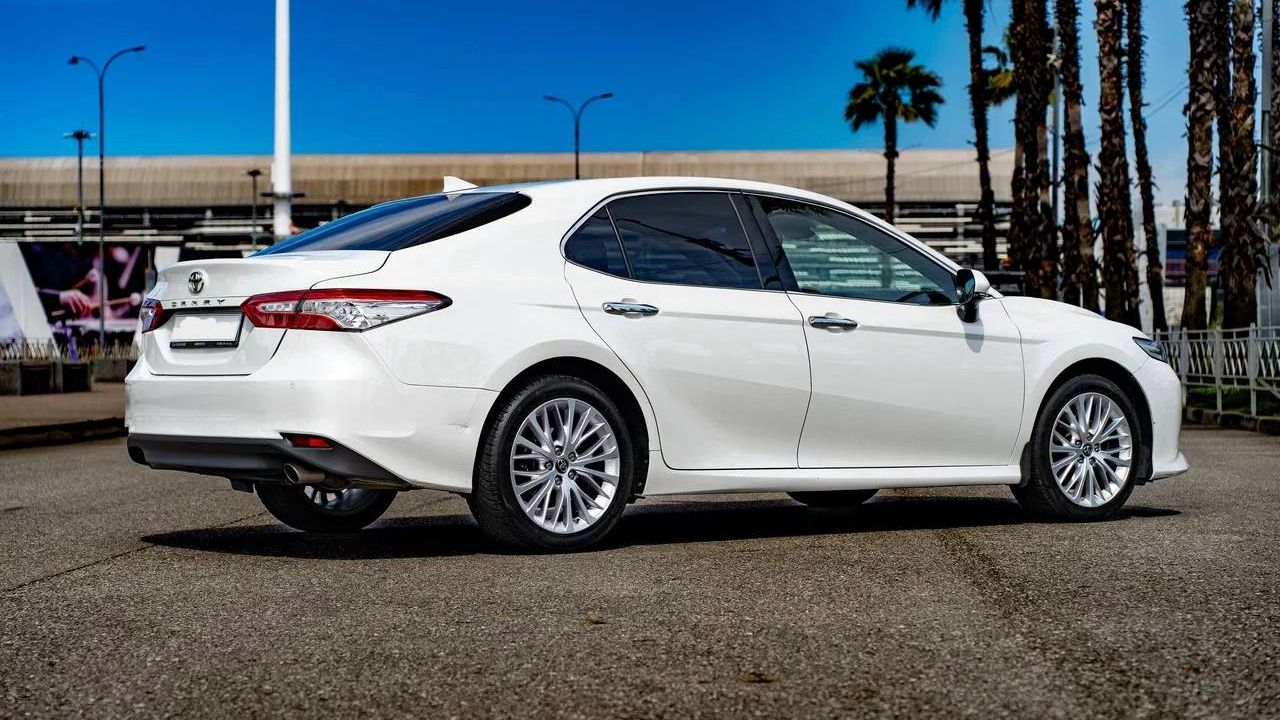 Фото Toyota Camry - 2